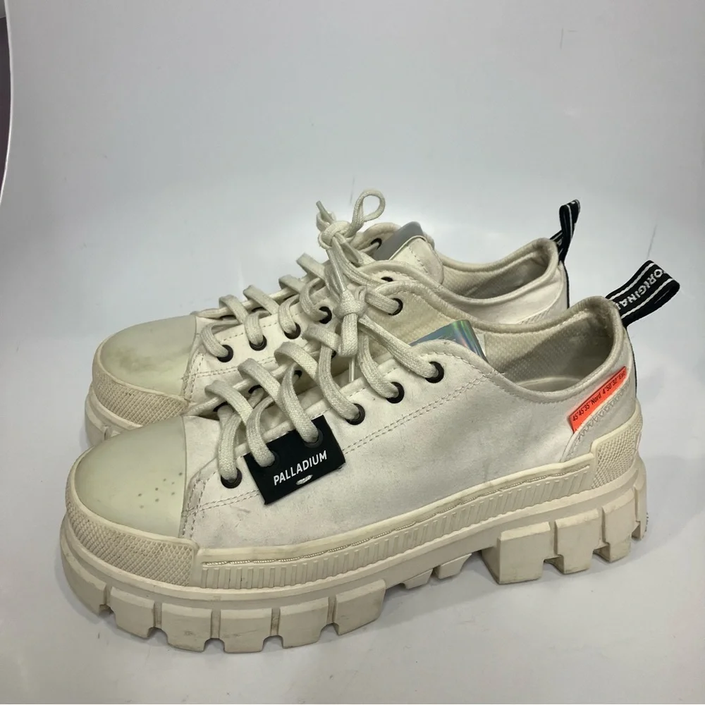 Palladium white revolt low textile sneakers lug sole women’s size 8‎ chunky Y2K
